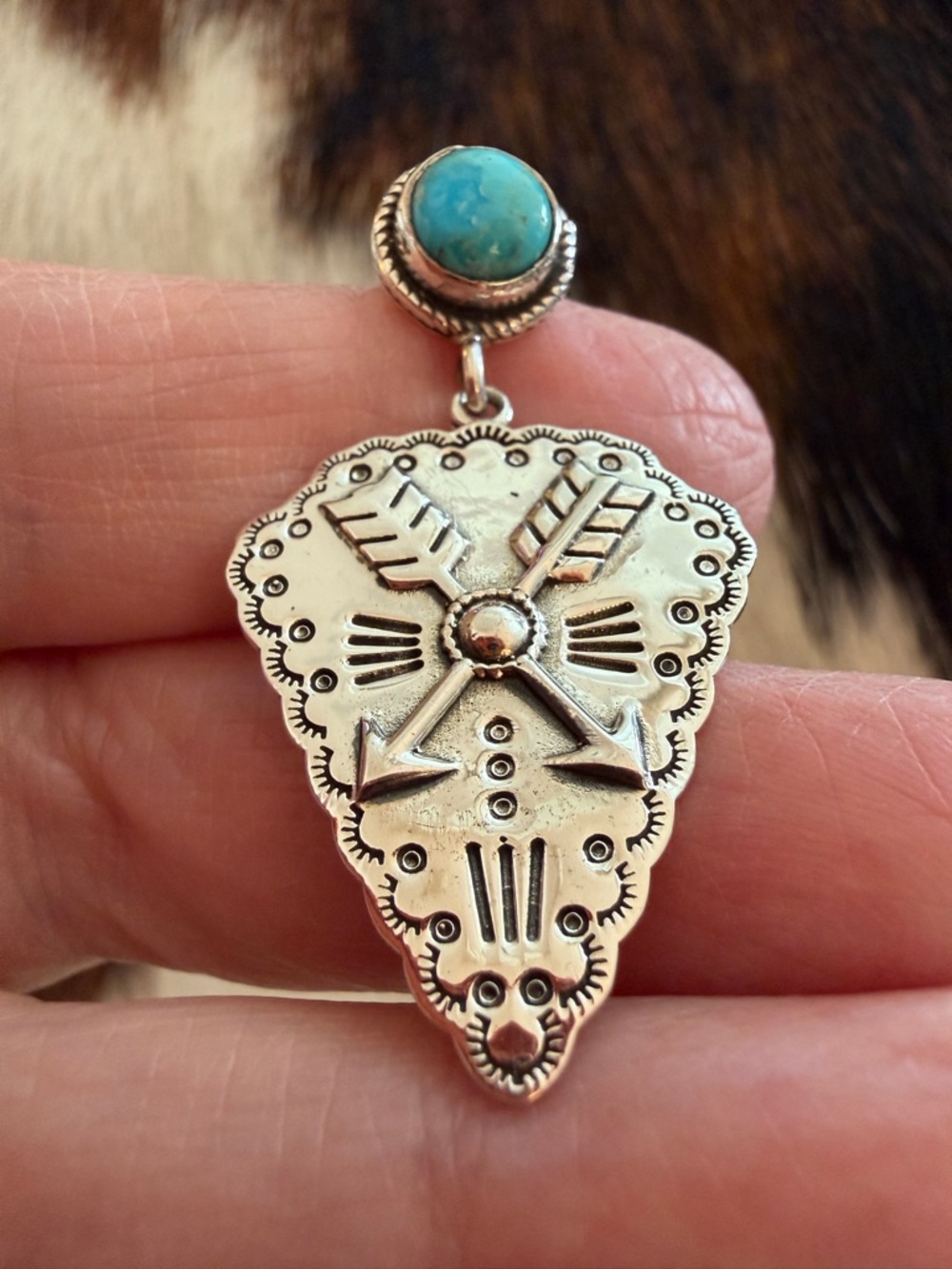 ❤️Kingman Turquoise Arrowhead Sterling Silver Symbol Hand Stamped Earrings 13.2G - Picture 3 of 15